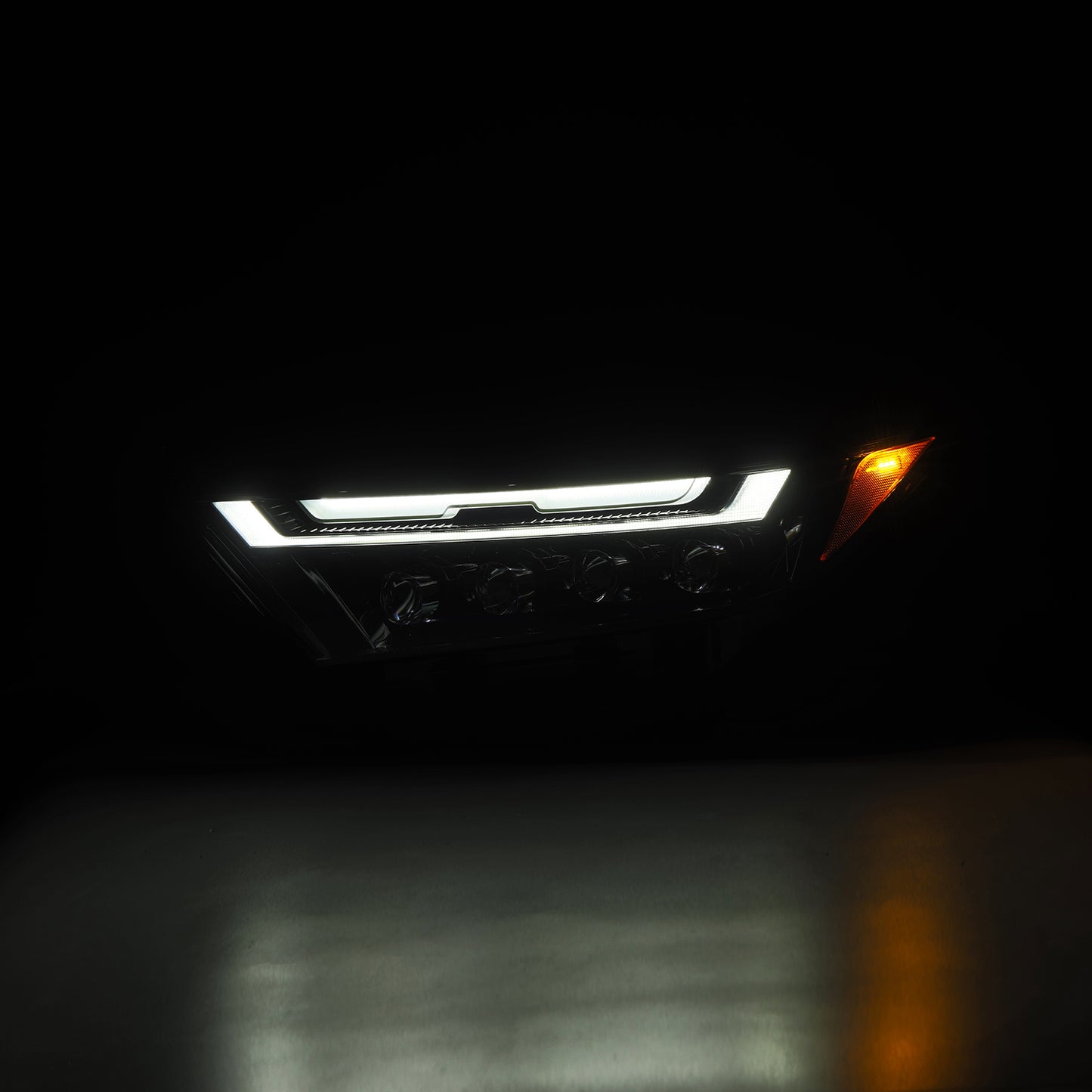 AlphaRex NOVA LEDプロジェクターヘッドライト TOYOTA RAV4 50系