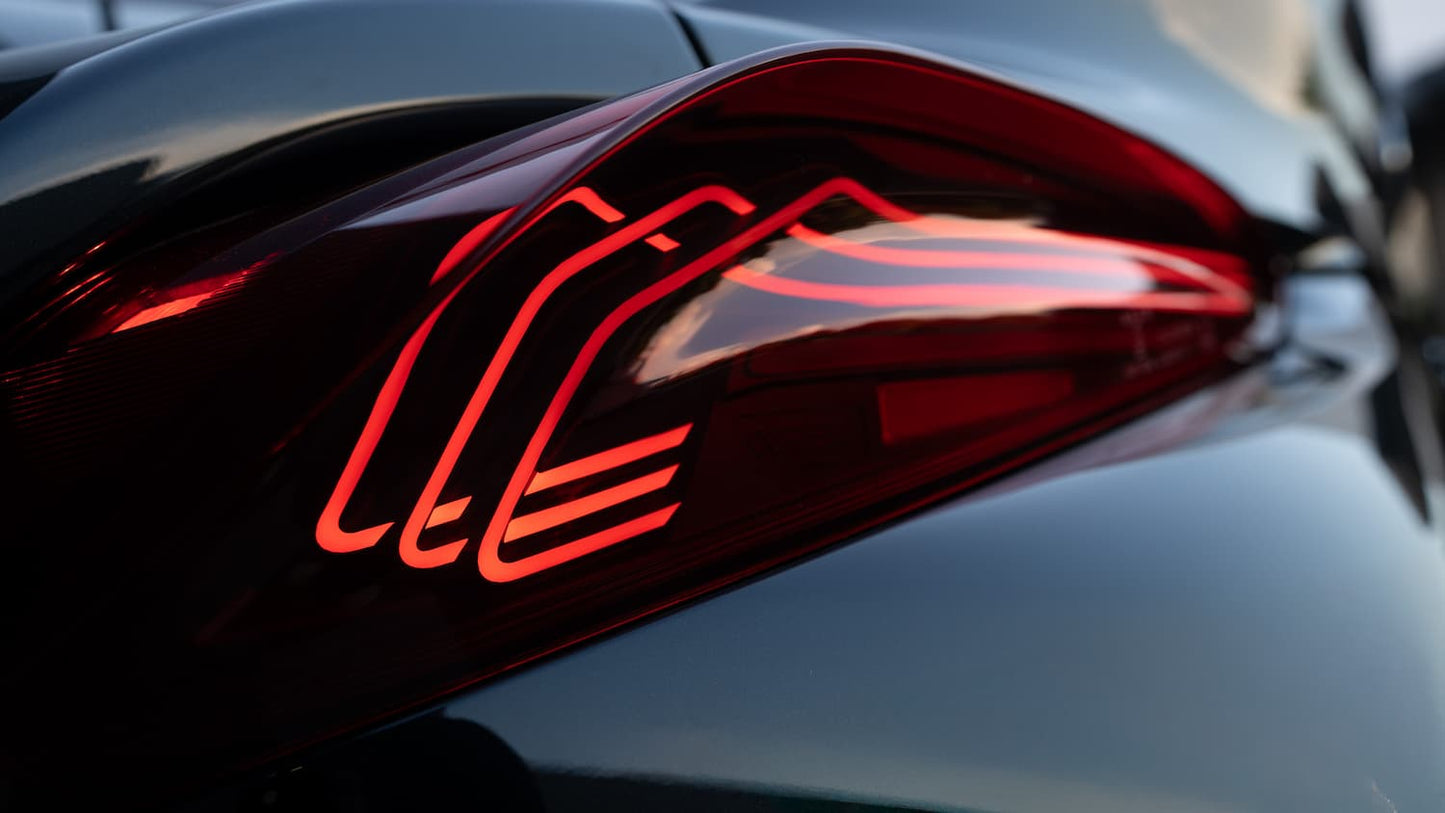 丰田20-24 Supra激光风格和FT-1样式Nova系列LED Tail Light