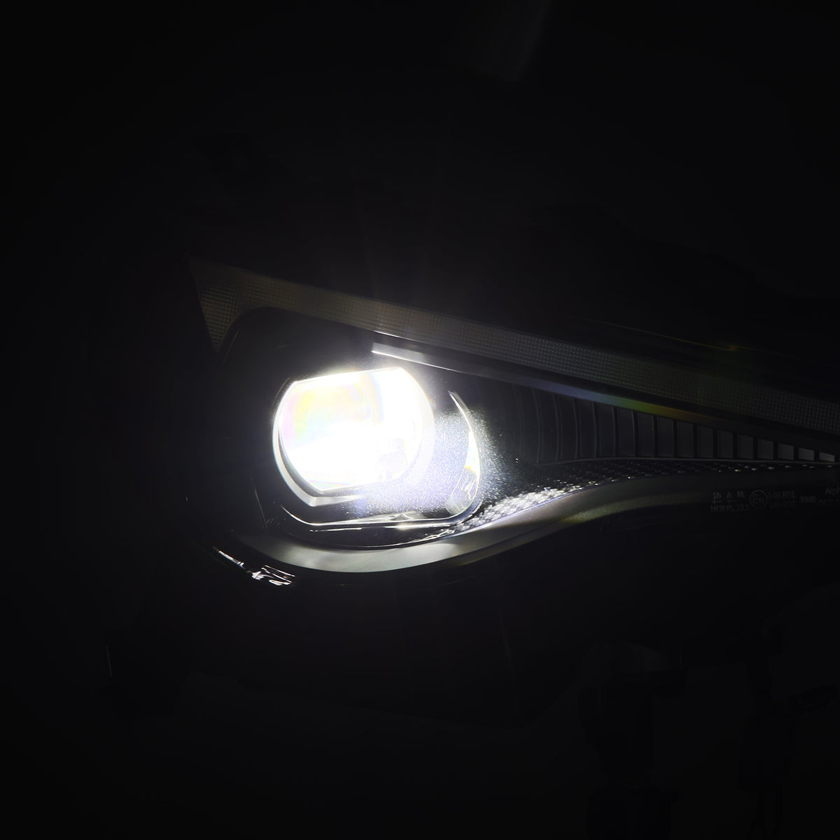 【予約注文】AlphaRex LUXX LEDプロジェクターヘッドライト Toyota 86 / Subaru BRZ
