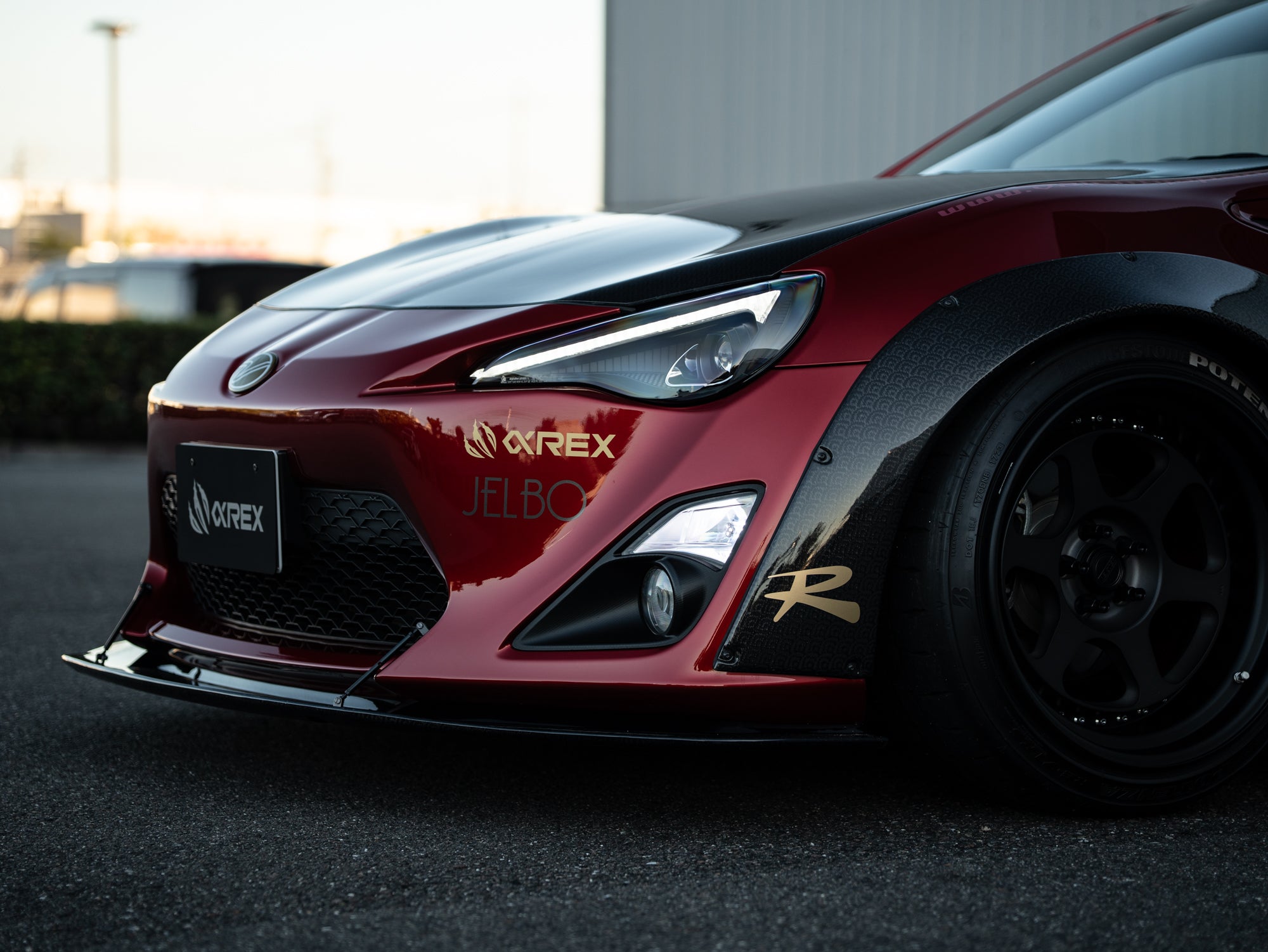 予約注文】AlphaRex LUXX LEDプロジェクターヘッドライト Toyota 86