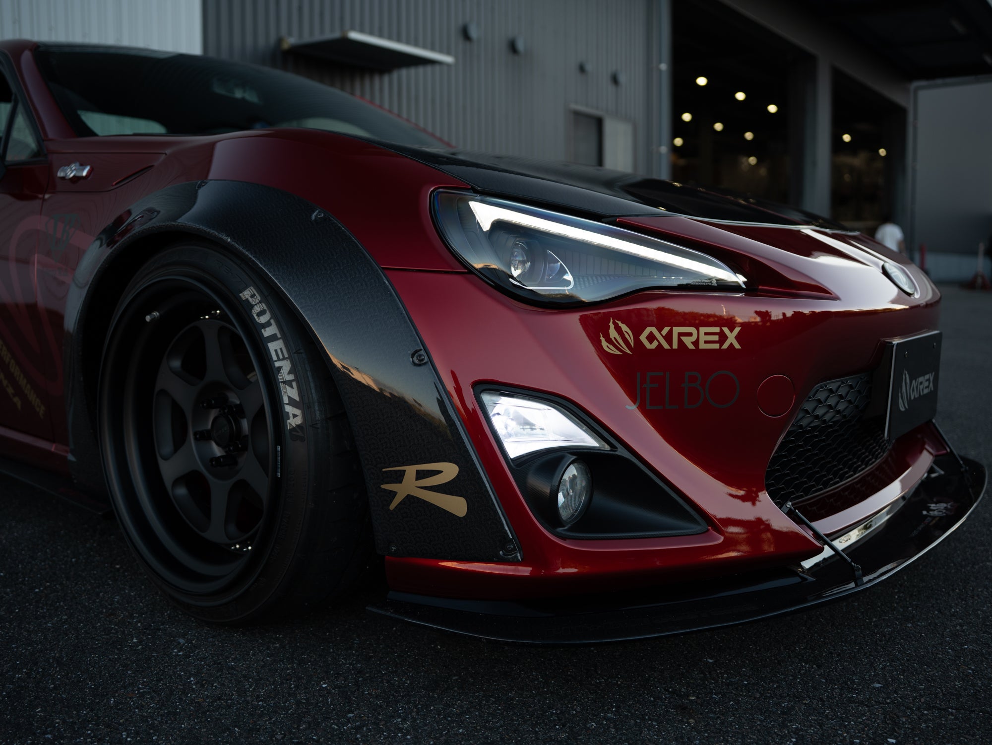 AlphaRex LUXX LEDプロジェクターヘッドライト Toyota 86(ZN6